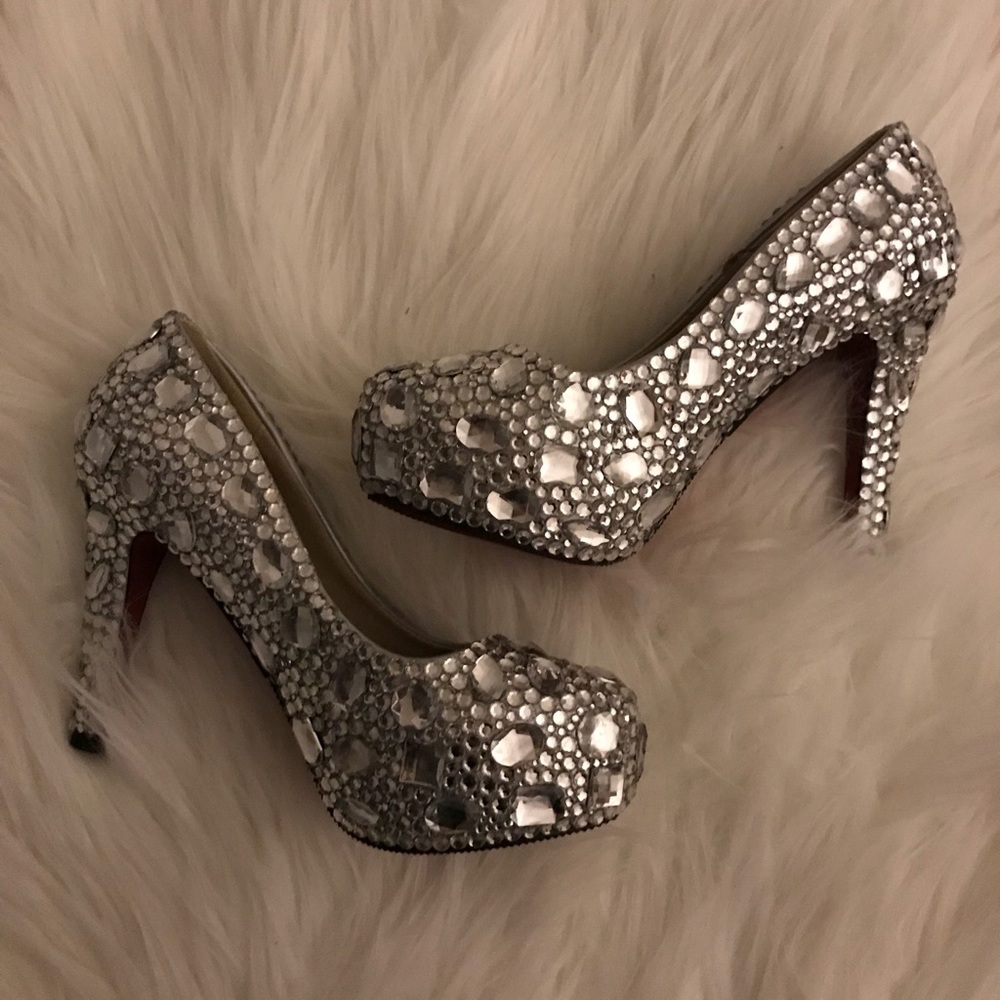 Heels - Picture 2 of 7